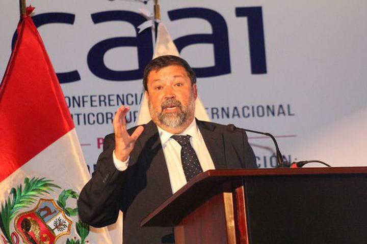 Francisco Caamaño apuesta por una cultura de prevención frente a la corrupción